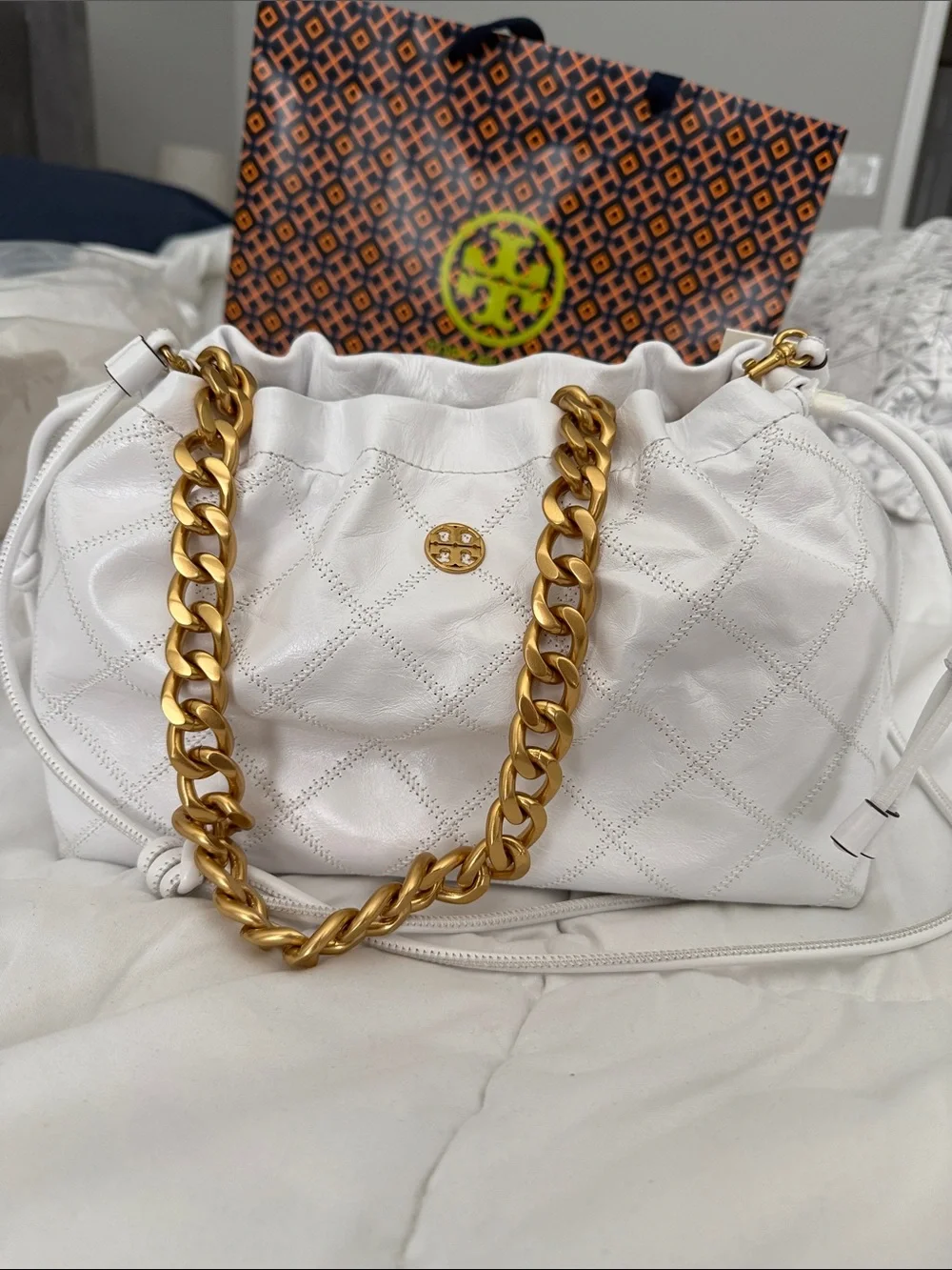 Tory Burch White Quilted Leather Shoulder Bag with Gold Chain Strap